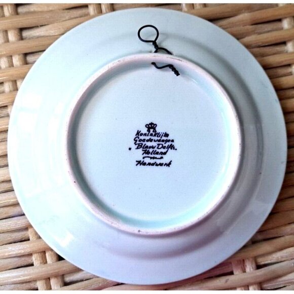 Antique Delft 5.5" Plate Handpainted Koninklijke Goedewaagen Holland Bird Floral - Picture 2 of 5